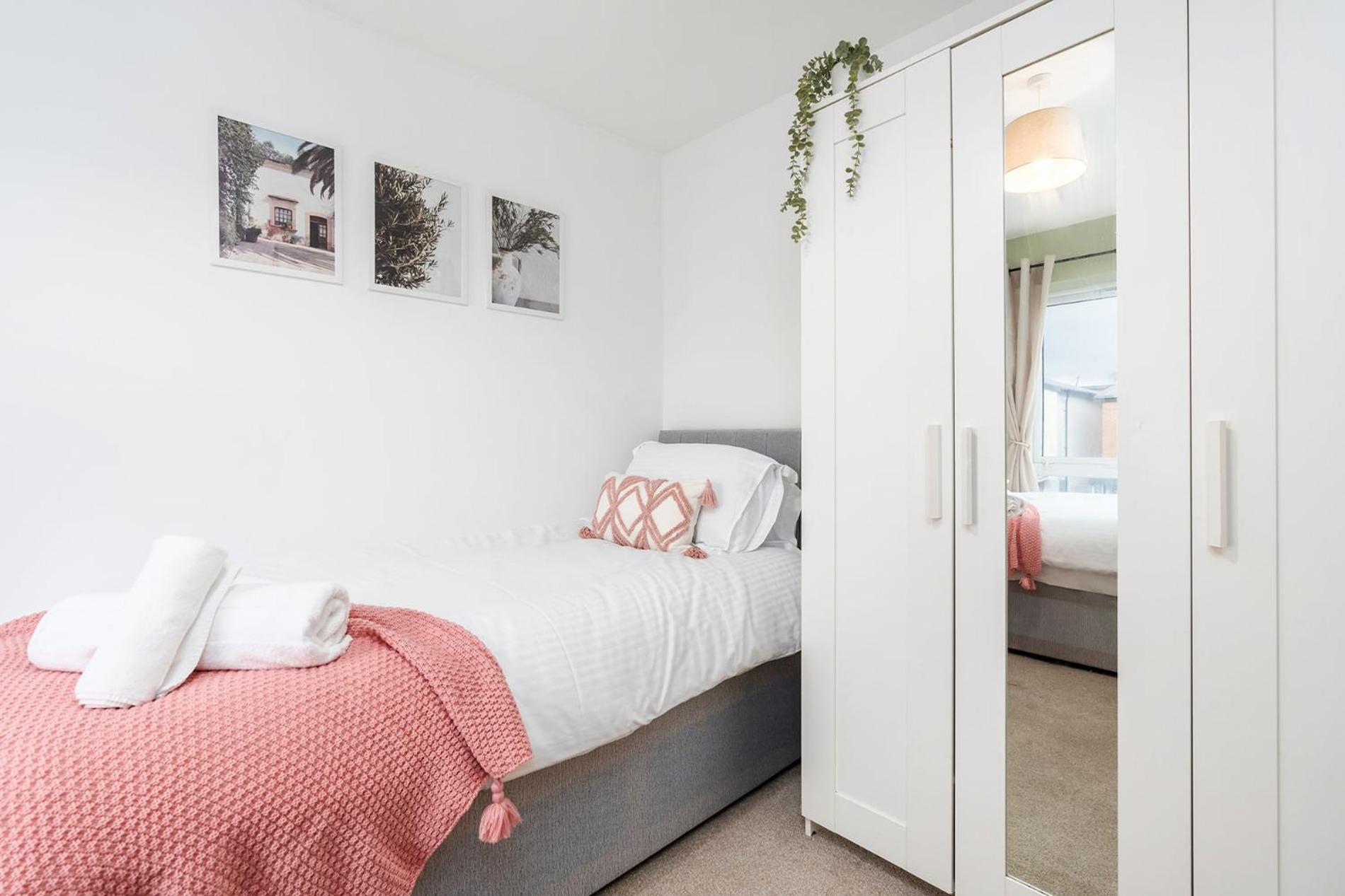 6 Guests - 3 Bedrooms - Free Wi-Fi - Manchester Exterior foto